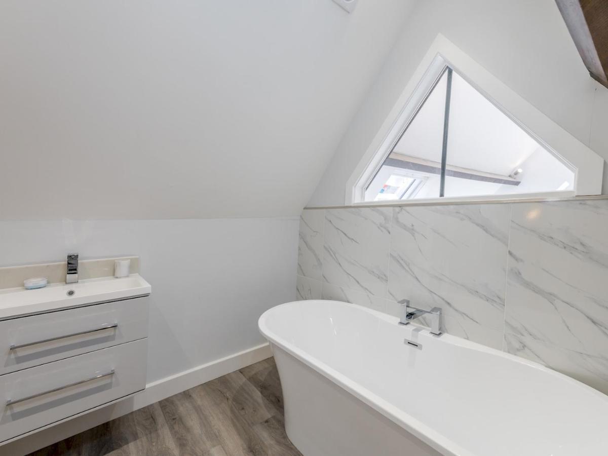 Pass The Keys Dahlia Contemporary Town Centre Apartment Shrewsbury Zewnętrze zdjęcie
