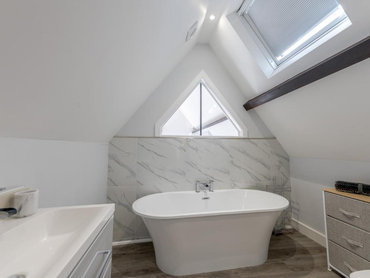Pass The Keys Dahlia Contemporary Town Centre Apartment Shrewsbury Zewnętrze zdjęcie
